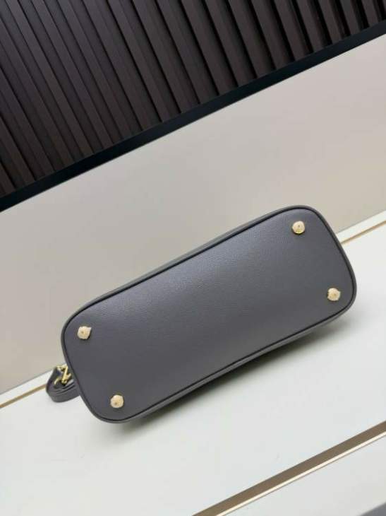 Picture of Prada Handbags _SKUfw242321794fw